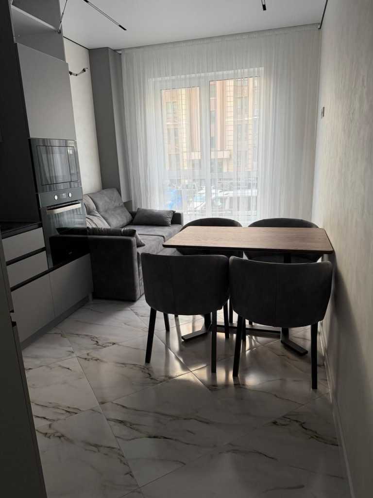 Продажа 1-комнатной квартиры 40 м², Метрологическая ул., 107