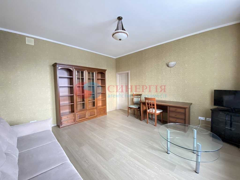 Оренда 4-кімнатної квартири 155 м², Панаса Мирного вул., 12