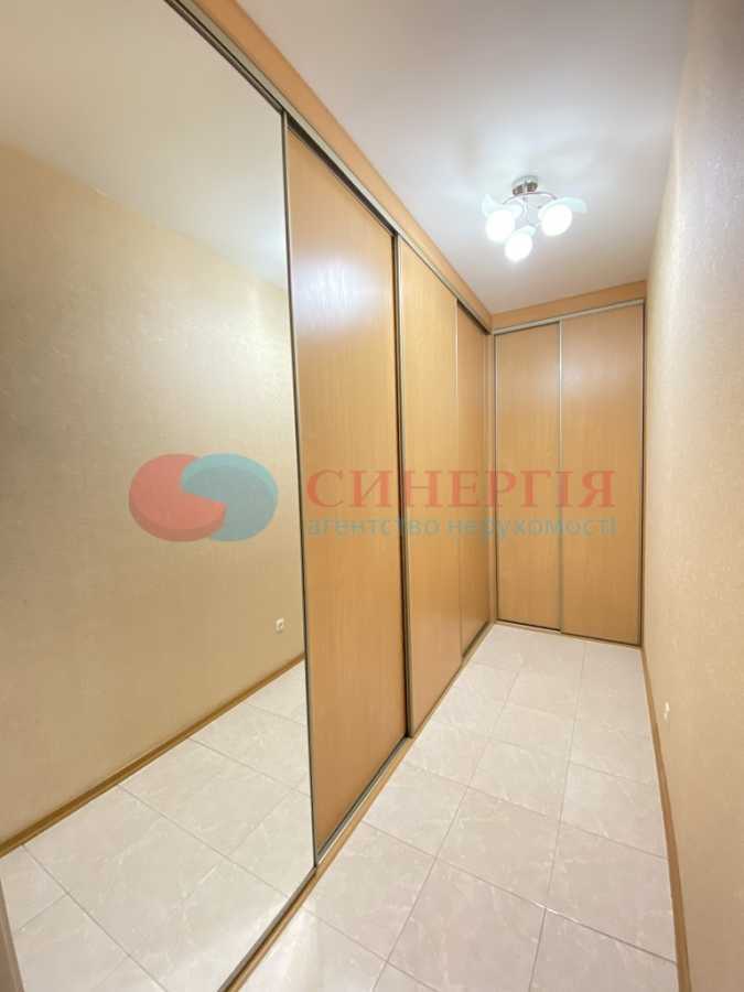 Оренда 4-кімнатної квартири 155 м², Панаса Мирного вул., 12
