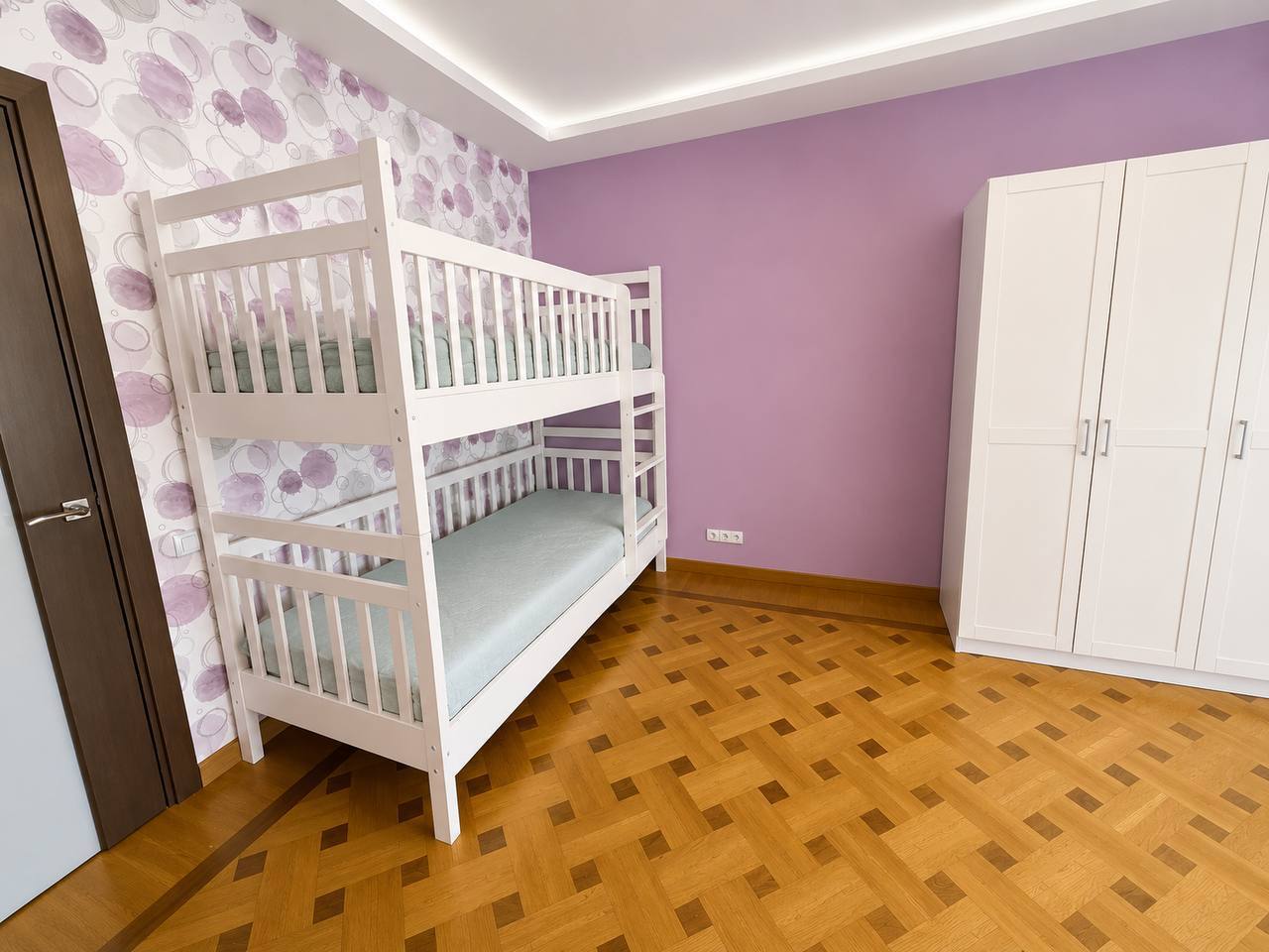 Оренда 3-кімнатної квартири 92 м², Василя Жуковського вул.