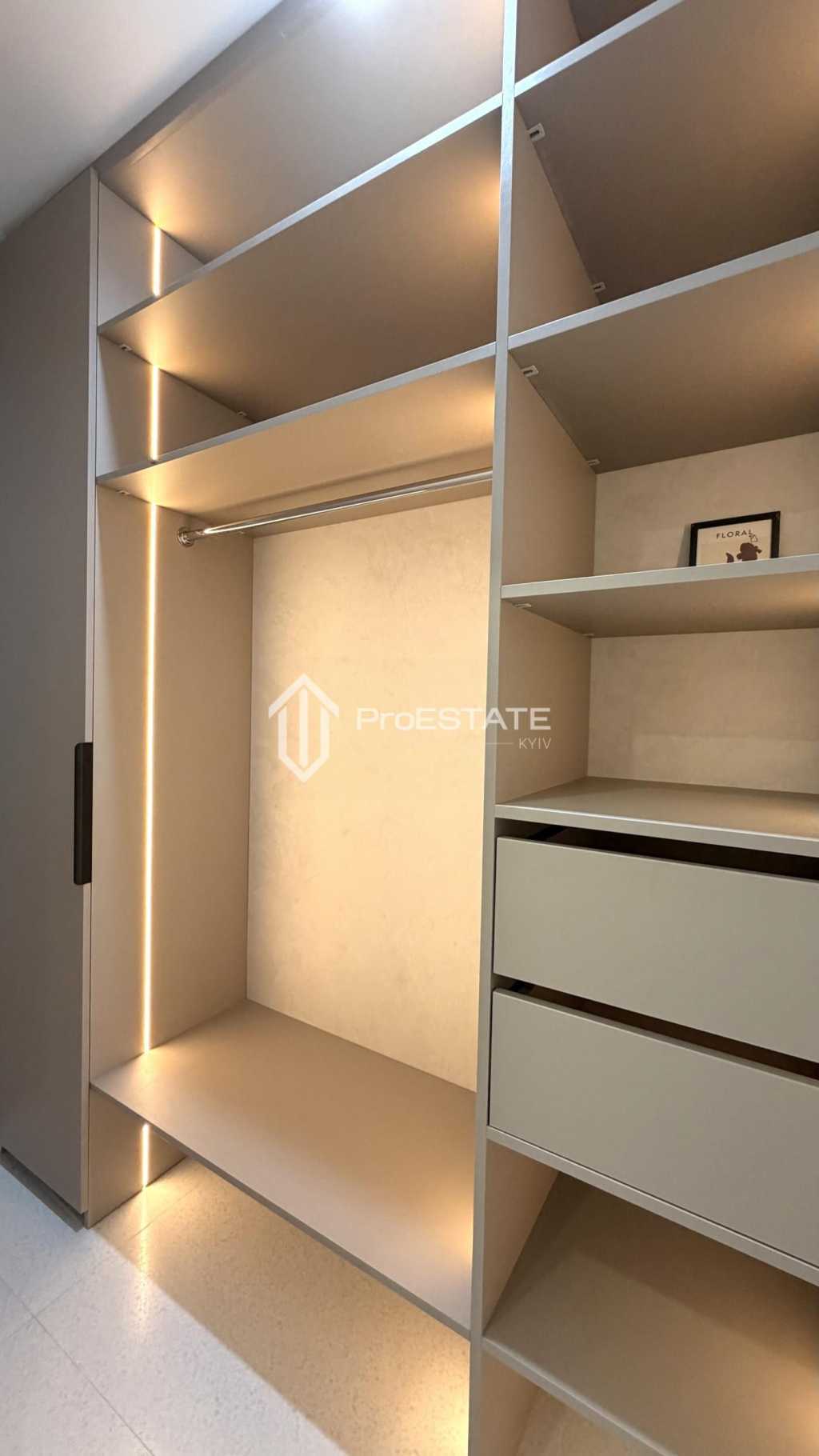 Продажа 2-комнатной квартиры 71 м², Александра Олеся ул.