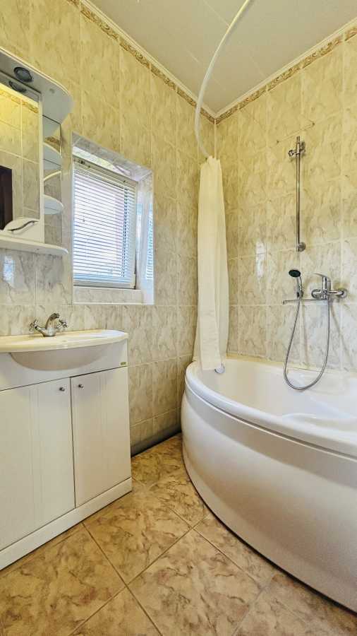 Продажа 3-комнатной квартиры 77 м², Митрополита Андрея Шептицкого ул., 30