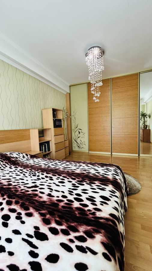 Продажа 3-комнатной квартиры 77 м², Митрополита Андрея Шептицкого ул., 30