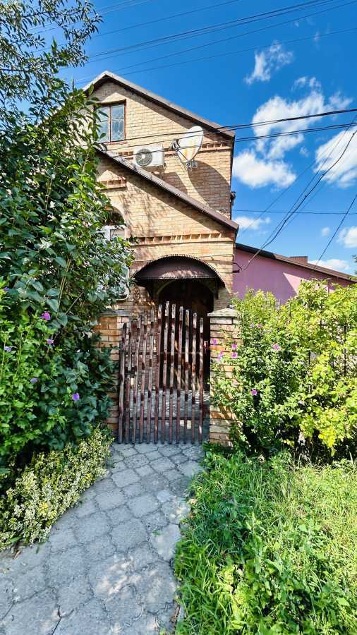 Продажа 3-комнатной квартиры 77 м², Митрополита Андрея Шептицкого ул., 30