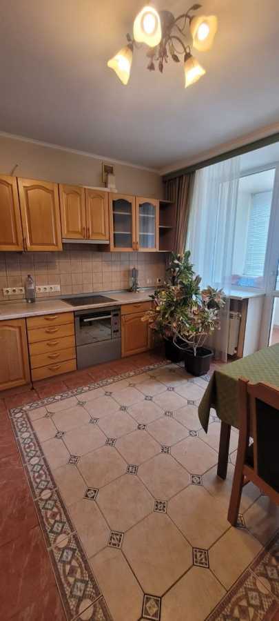 Продажа 3-комнатной квартиры 110.5 м², Соломенская ул., 30