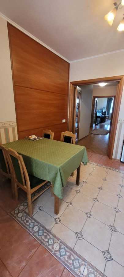 Продажа 3-комнатной квартиры 110.5 м², Соломенская ул., 30