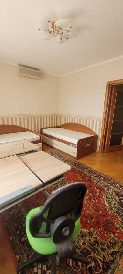 Продажа 3-комнатной квартиры 110.5 м², Соломенская ул., 30