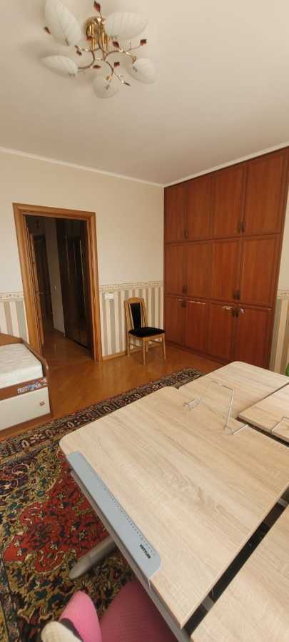 Продажа 3-комнатной квартиры 110.5 м², Соломенская ул., 30
