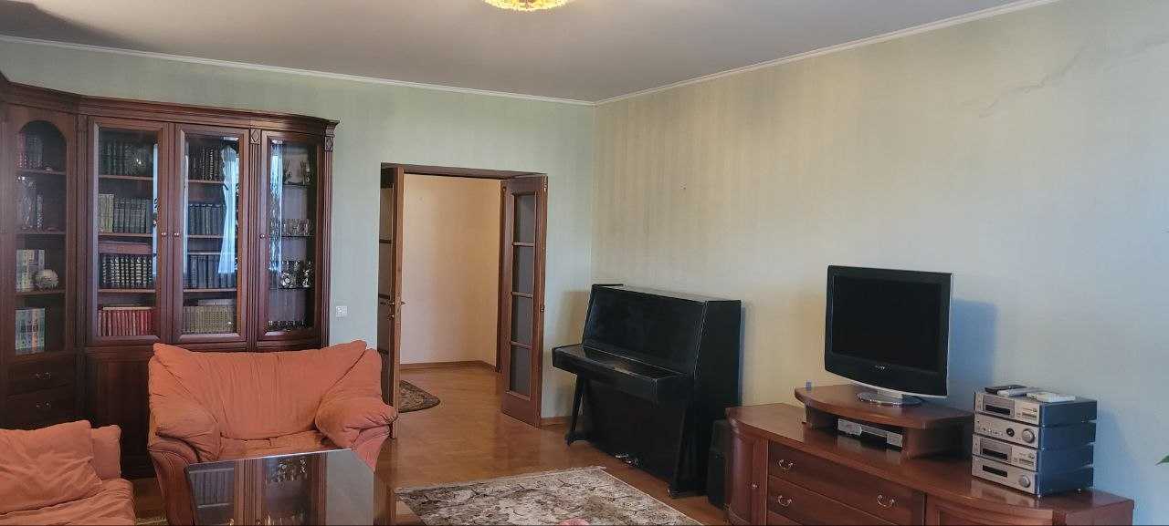 Продажа 3-комнатной квартиры 110.5 м², Соломенская ул., 30