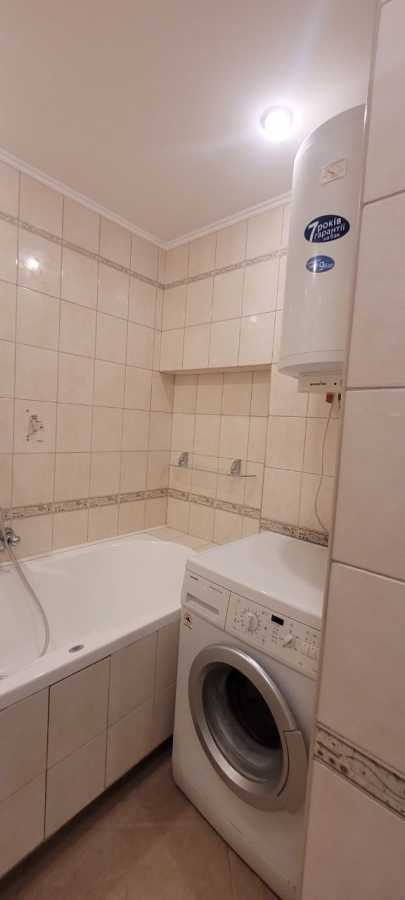 Продажа 3-комнатной квартиры 110.5 м², Соломенская ул., 30