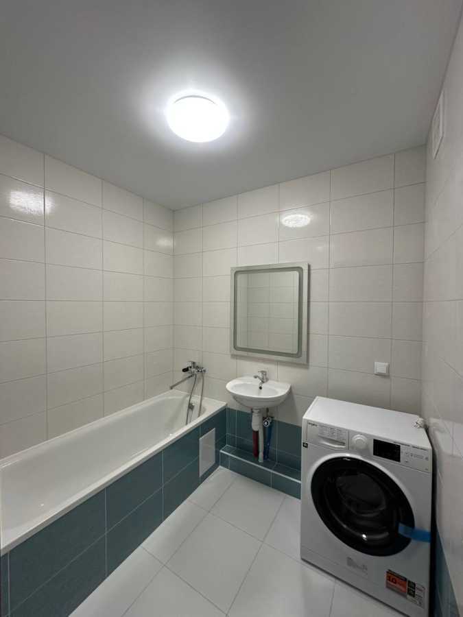 Продажа 2-комнатной квартиры 72.2 м², Коноплянская ул., 22-Б