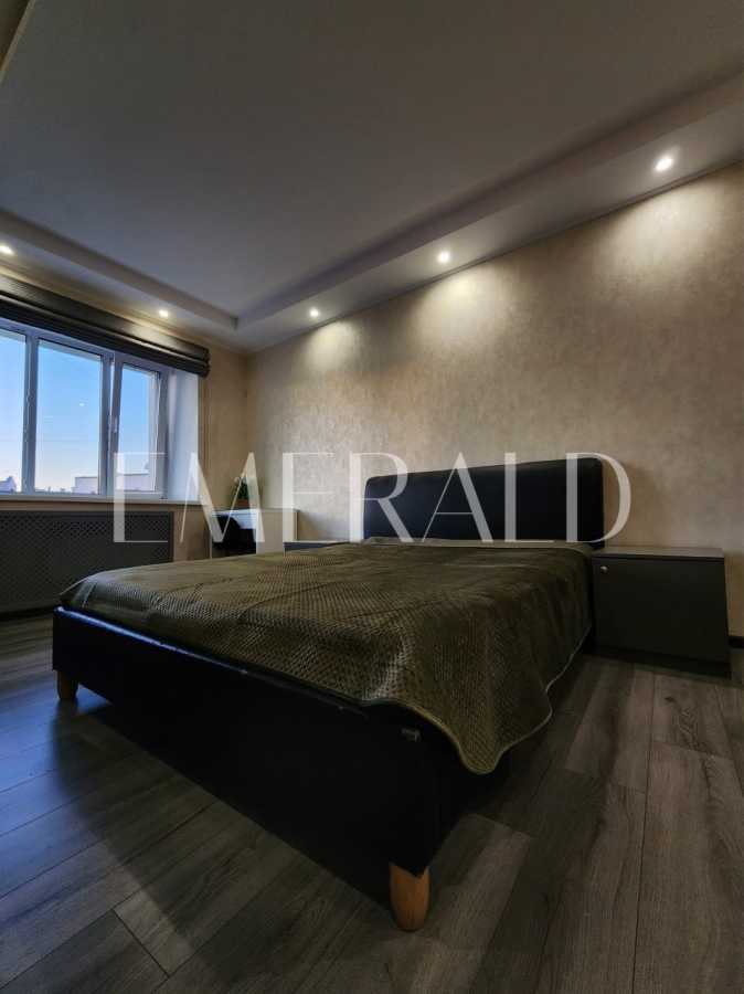 Продаж 3-кімнатної квартири 90.8 м², Вишняківська вул., 13В