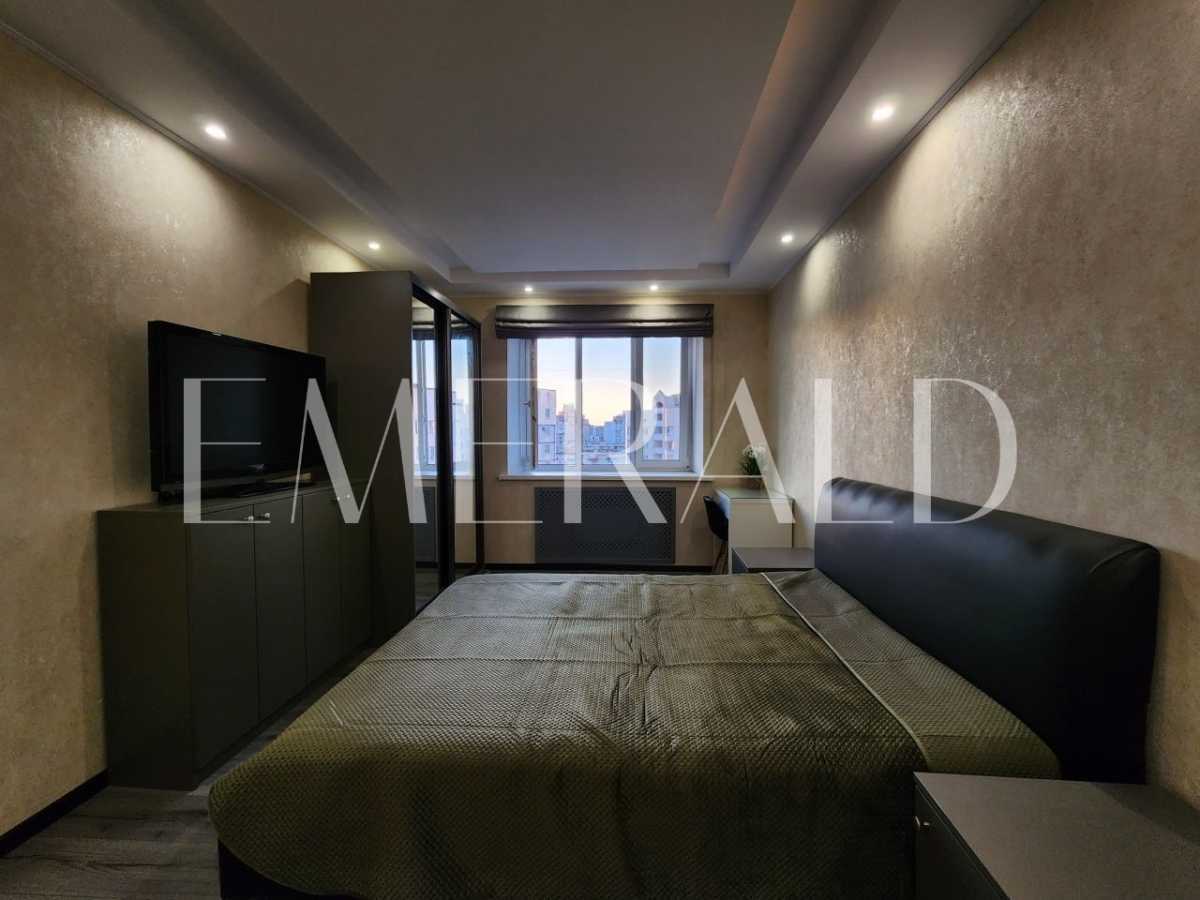Продаж 3-кімнатної квартири 90.8 м², Вишняківська вул., 13В