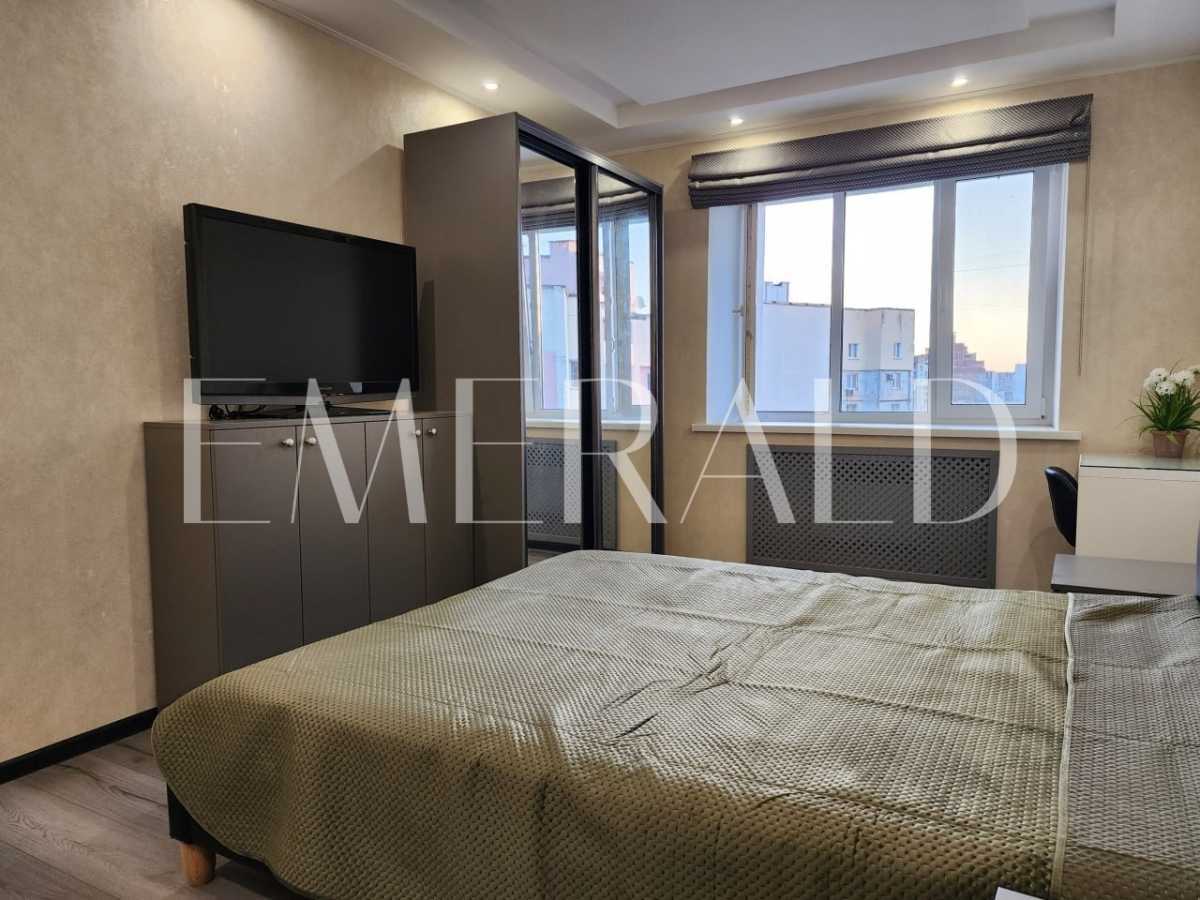 Продаж 3-кімнатної квартири 90.8 м², Вишняківська вул., 13В