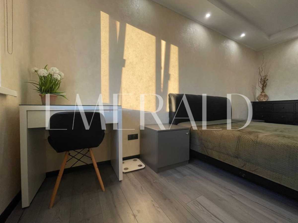 Продаж 3-кімнатної квартири 90.8 м², Вишняківська вул., 13В