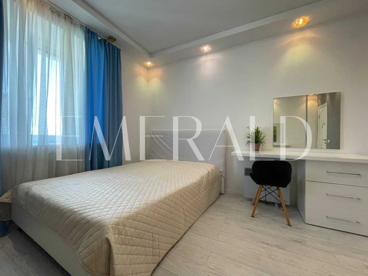 Продаж 3-кімнатної квартири 90.8 м², Вишняківська вул., 13В