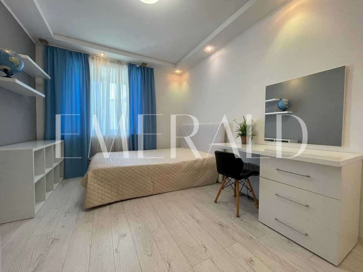 Продаж 3-кімнатної квартири 90.8 м², Вишняківська вул., 13В