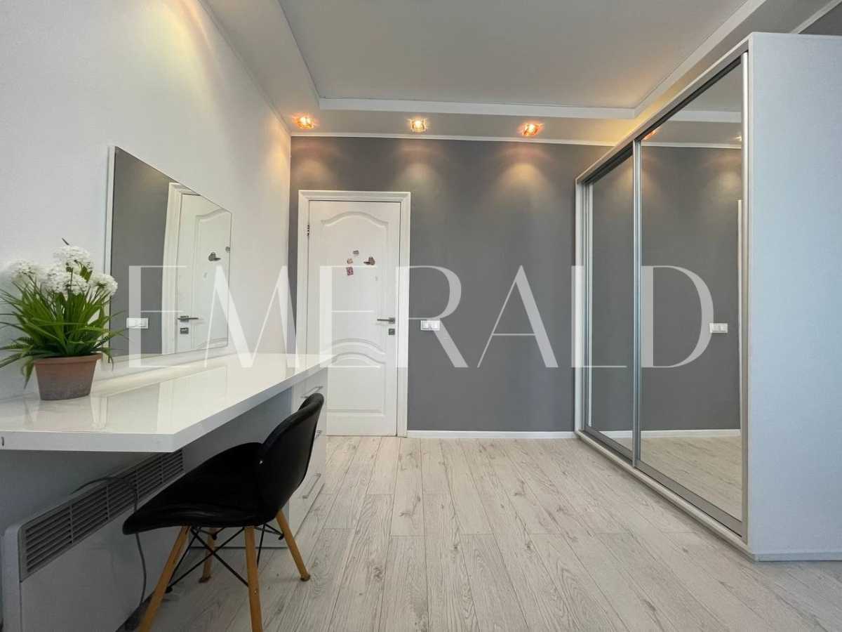 Продаж 3-кімнатної квартири 90.8 м², Вишняківська вул., 13В