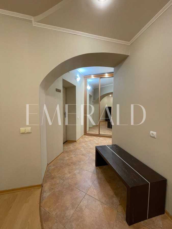 Продаж 3-кімнатної квартири 90.8 м², Вишняківська вул., 13В