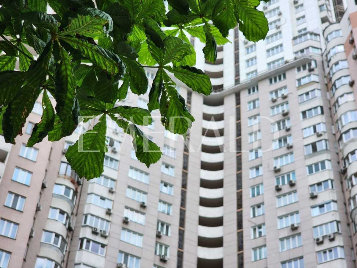 Продаж 1-кімнатної квартири 59 м², Срібнокільська вул., 1