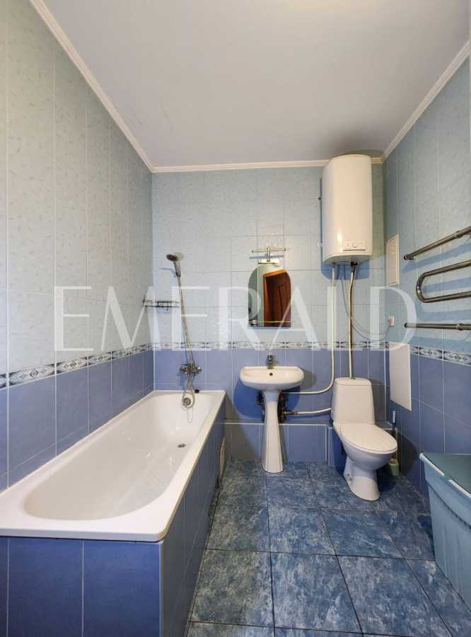 Продаж 1-кімнатної квартири 59 м², Срібнокільська вул., 1