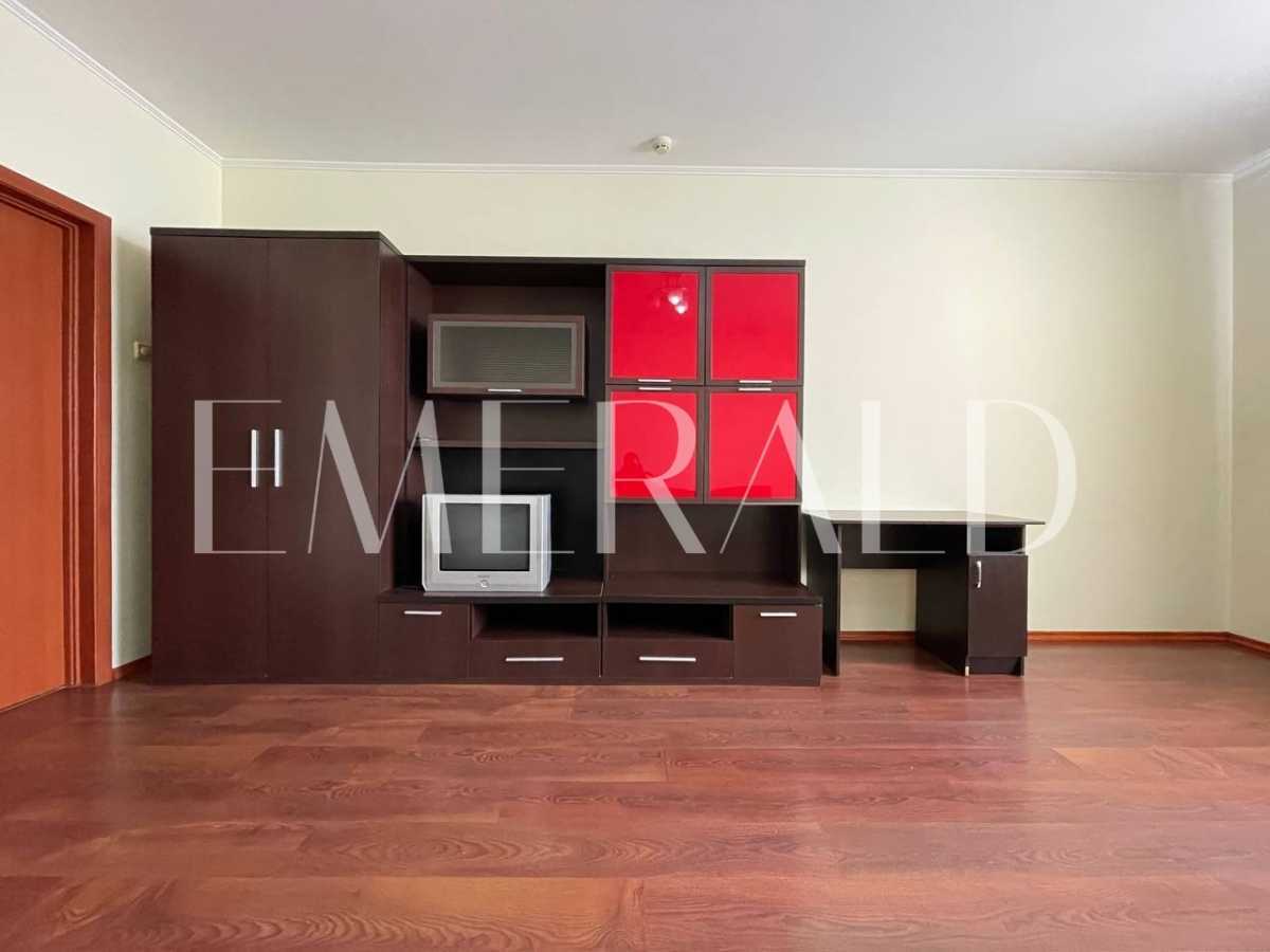 Продаж 1-кімнатної квартири 59 м², Срібнокільська вул., 1