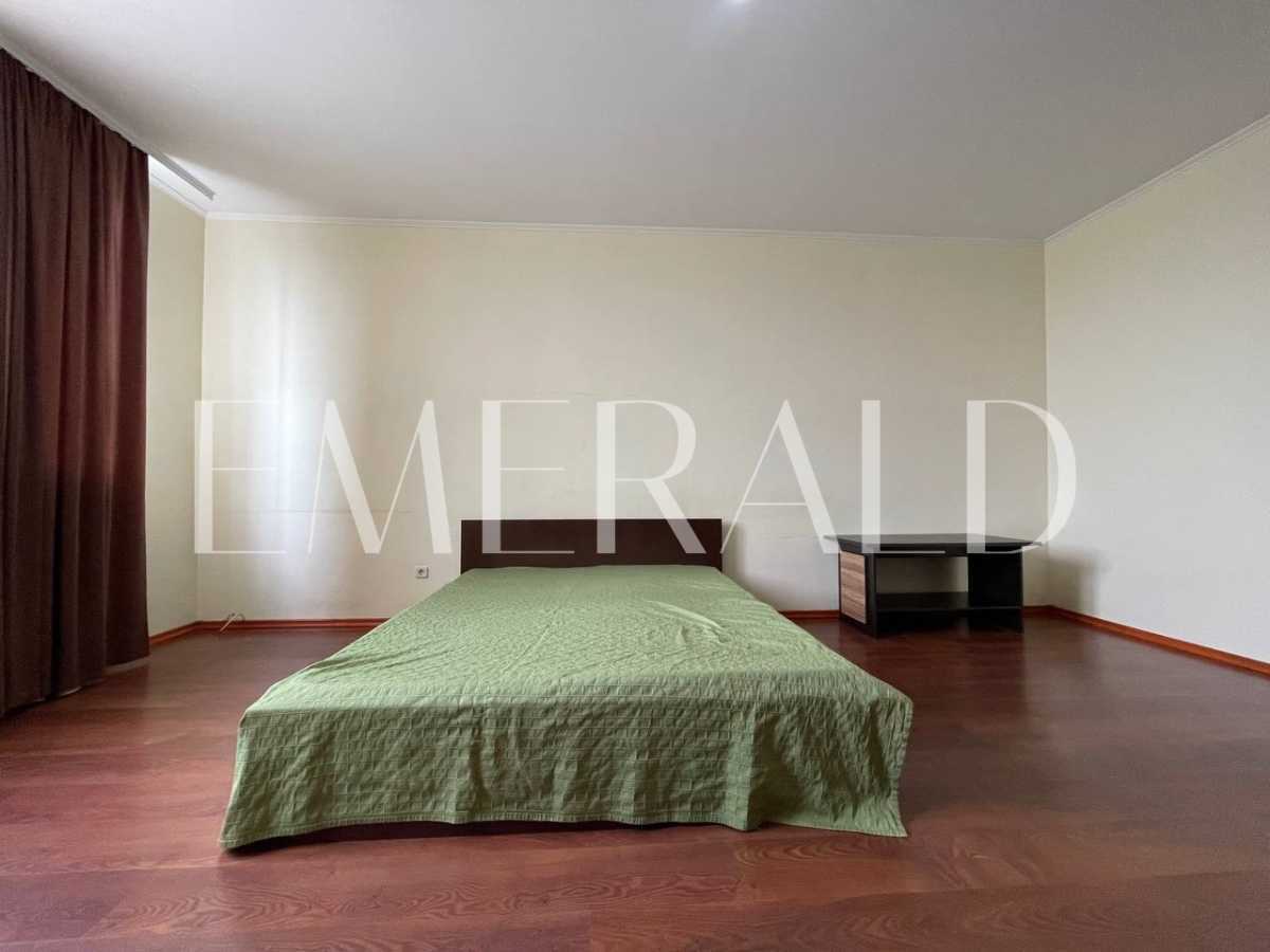 Продаж 1-кімнатної квартири 59 м², Срібнокільська вул., 1