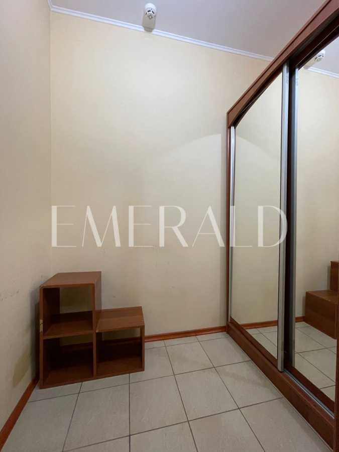 Продаж 1-кімнатної квартири 59 м², Срібнокільська вул., 1