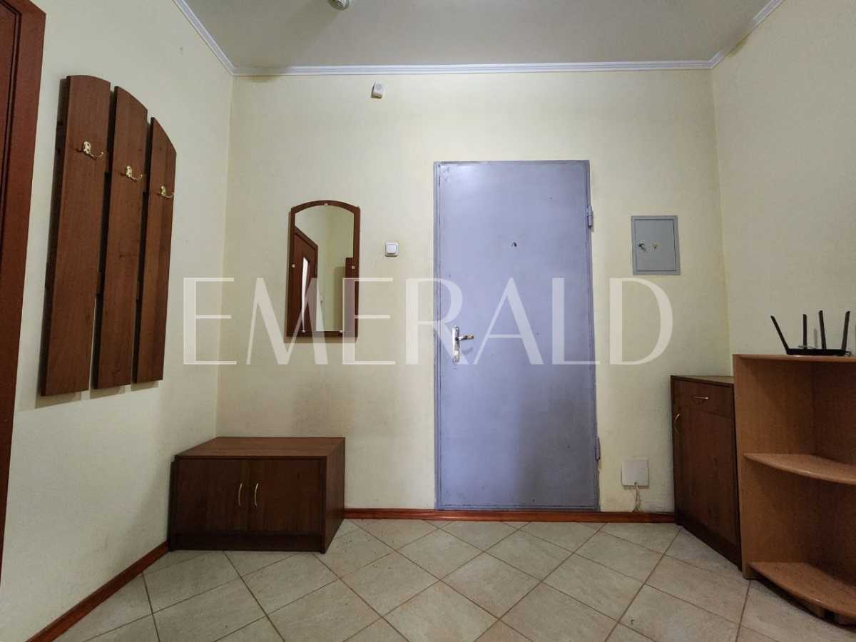 Продаж 1-кімнатної квартири 59 м², Срібнокільська вул., 1