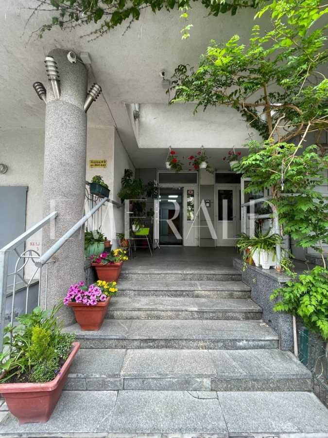 Продаж 1-кімнатної квартири 59 м², Срібнокільська вул., 1