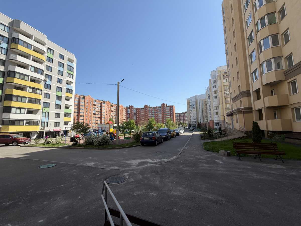 Продаж 1-кімнатної квартири 50.5 м², Віктора Йовы вул., 1
