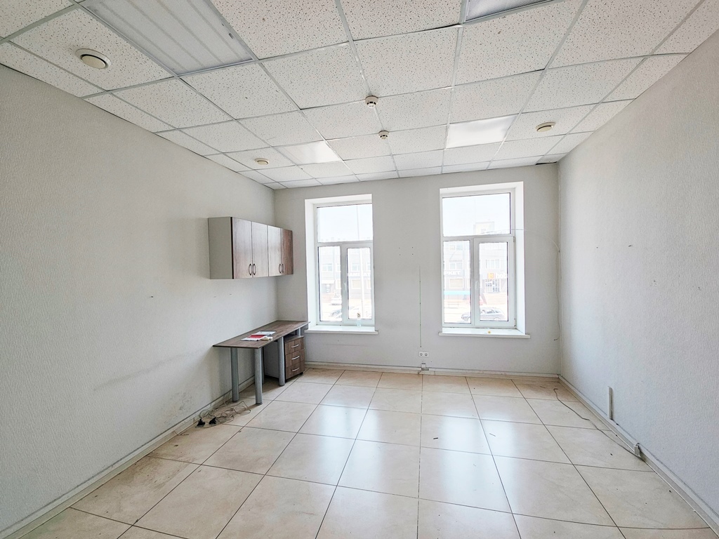 Оренда офісу 120 м², Новокостянтинівська вул., 1В