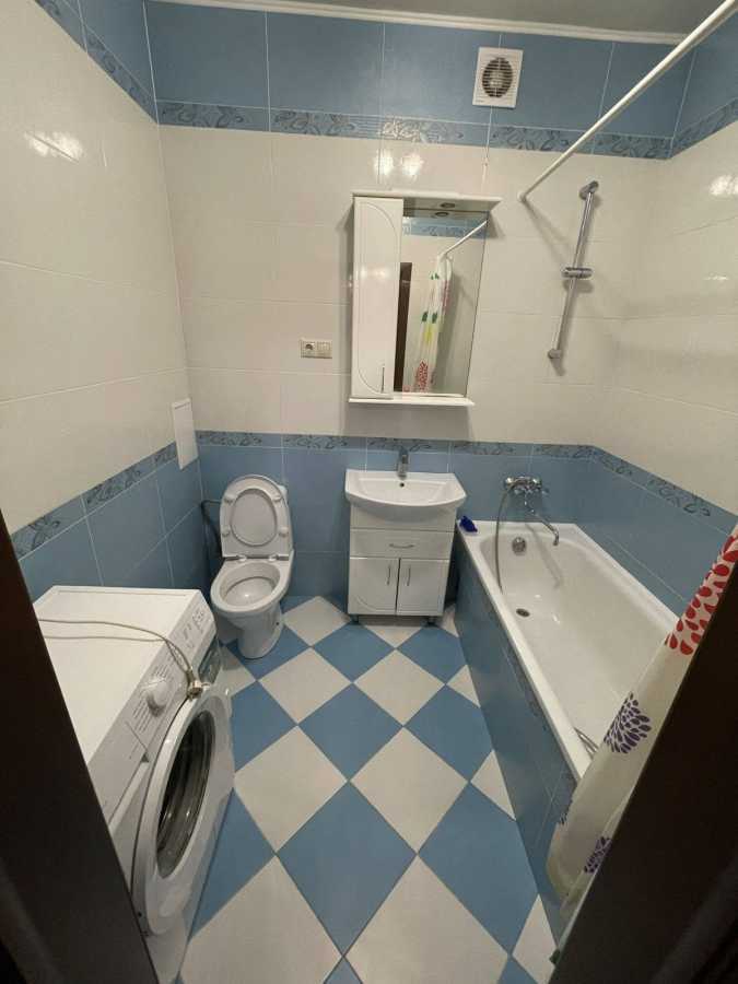 Аренда 1-комнатной квартиры 50 м², Леонида Перфецкого ул., 2