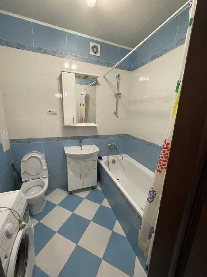 Аренда 1-комнатной квартиры 50 м², Леонида Перфецкого ул., 2