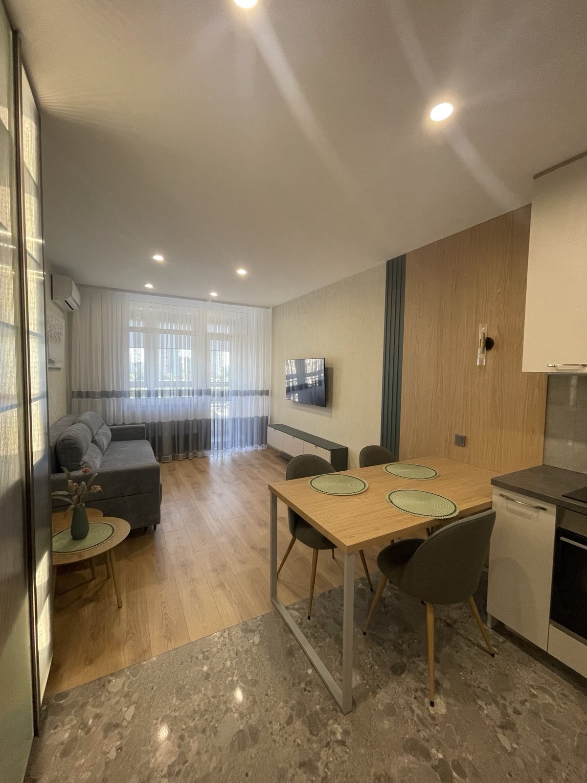 Аренда 2-комнатной квартиры 70 м², Александра Олеся ул., 7