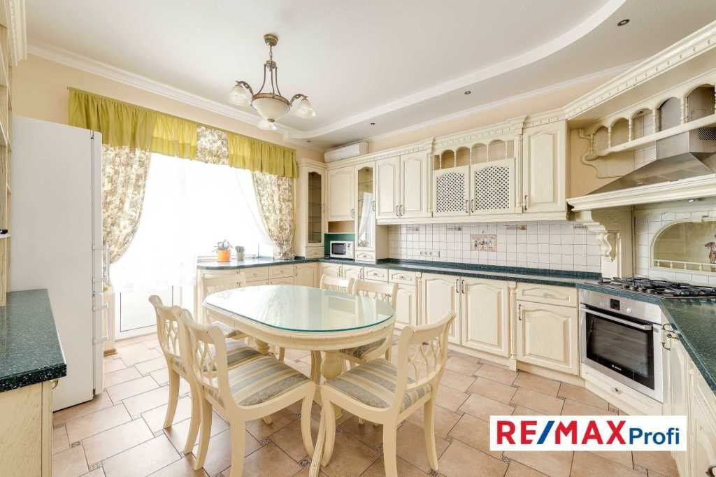 Продажа дома 450 м², Освіти