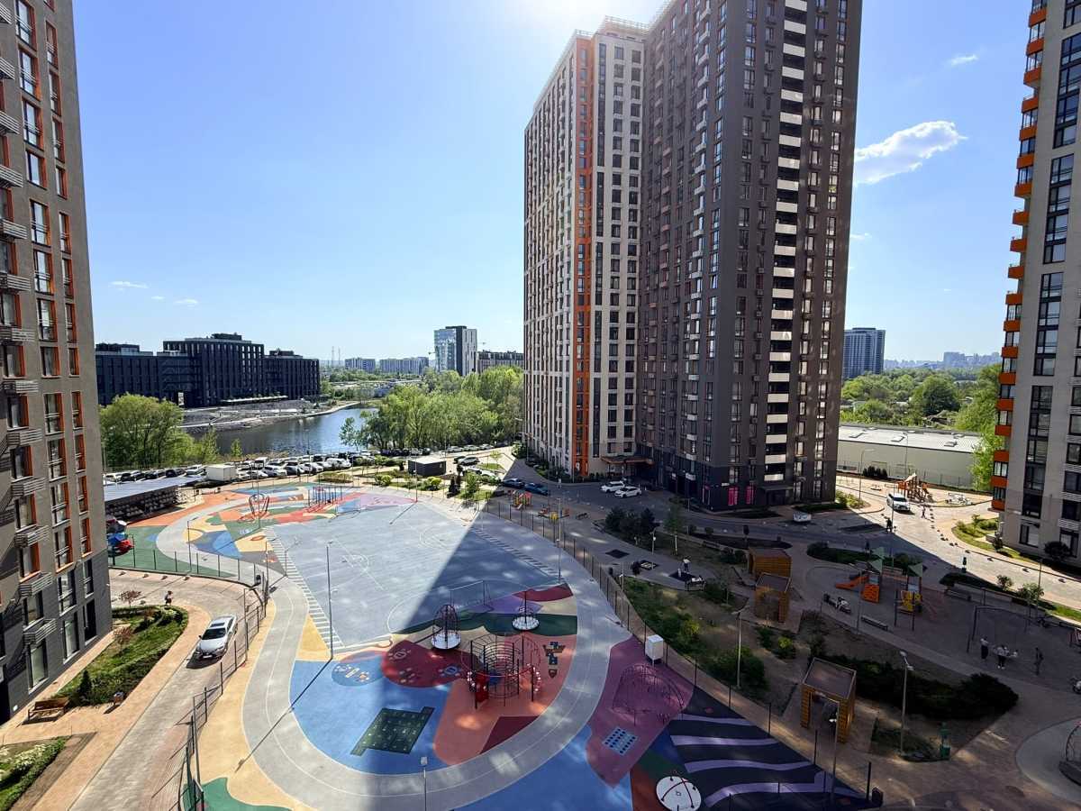 Продаж 2-кімнатної квартири 74.9 м², Дніпровська наб., 18а
