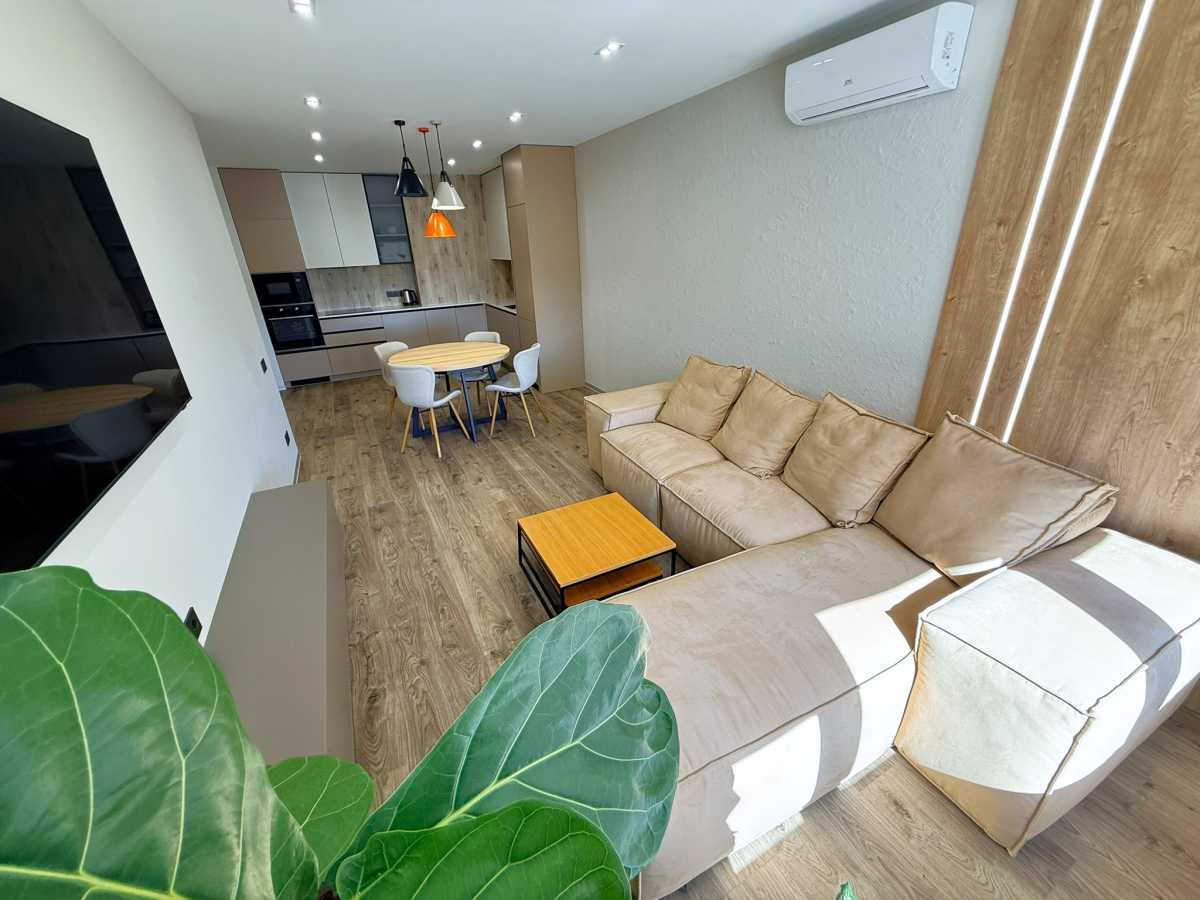 Продаж 2-кімнатної квартири 74.9 м², Дніпровська наб., 18а