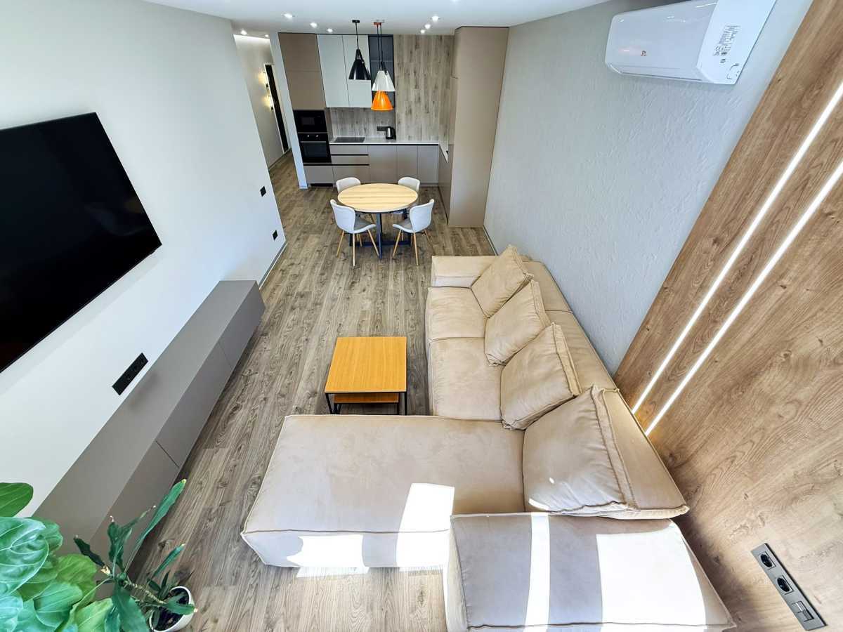 Продаж 2-кімнатної квартири 74.9 м², Дніпровська наб., 18а