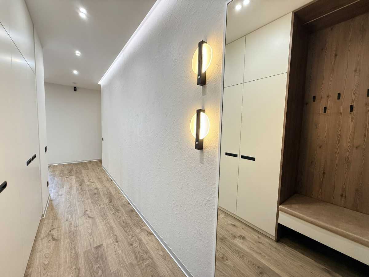 Продаж 2-кімнатної квартири 74.9 м², Дніпровська наб., 18а
