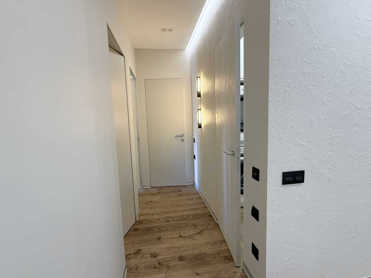 Продаж 2-кімнатної квартири 74.9 м², Дніпровська наб., 18а