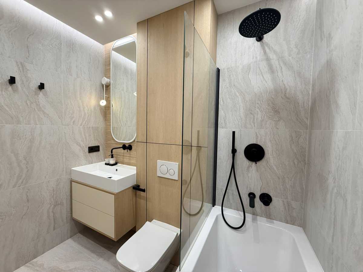 Продаж 2-кімнатної квартири 74.9 м², Дніпровська наб., 18а