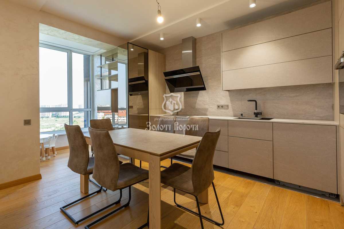 Продажа 4-комнатной квартиры 139 м², Героев Небесной Сотни просп., 18/1