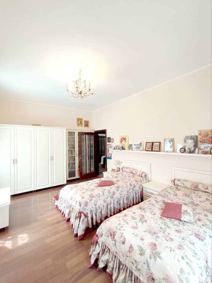 Продажа коттеджа 185 м², Врожайна