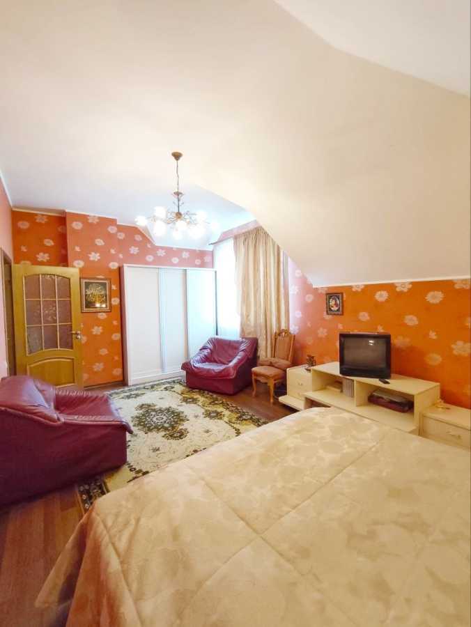 Продажа коттеджа 185 м², Врожайна