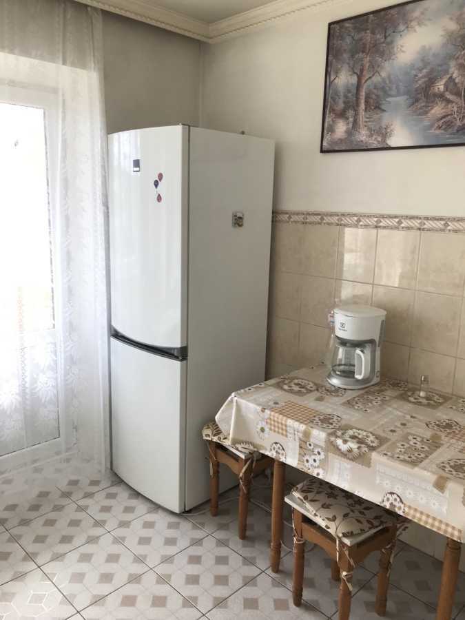 Оренда 1-кімнатної квартири 42 м², Жилянська вул., 72