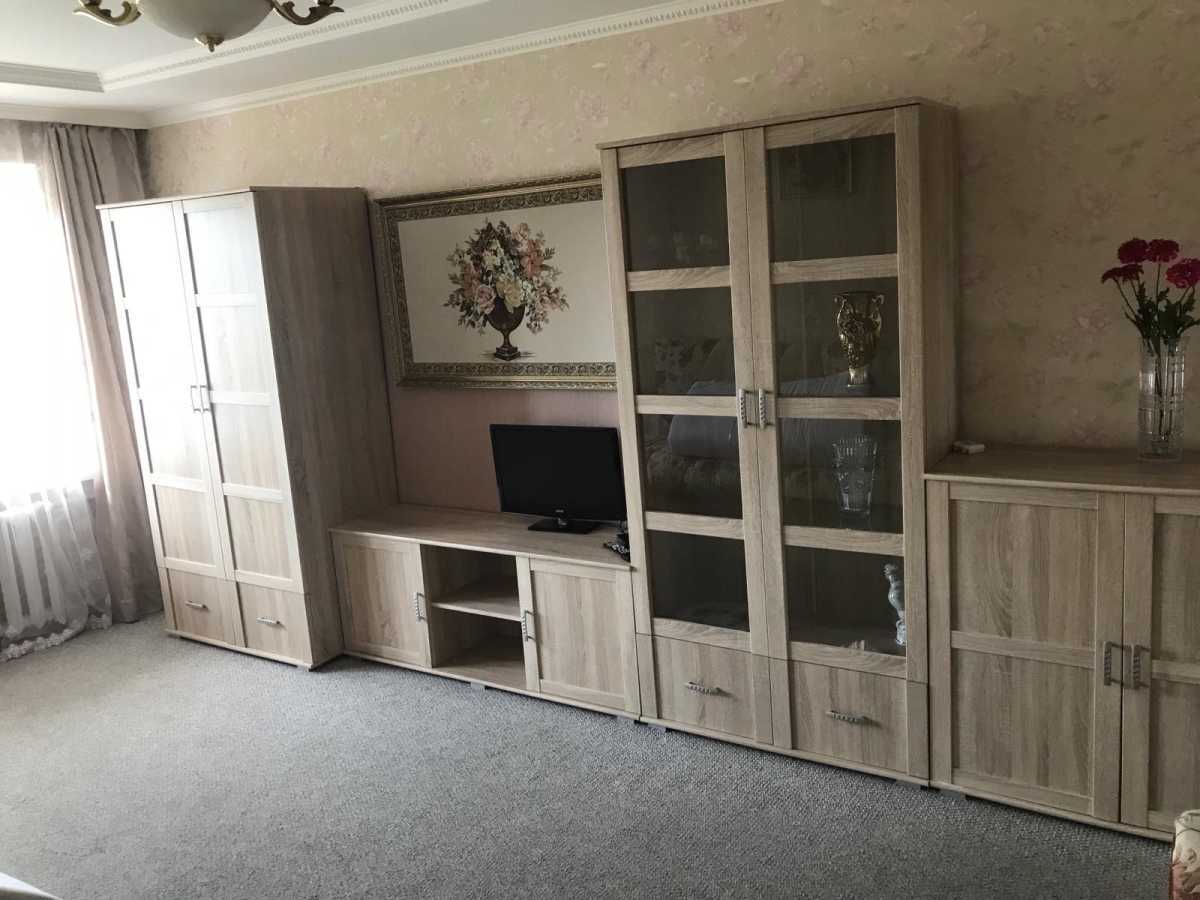 Оренда 1-кімнатної квартири 42 м², Жилянська вул., 72