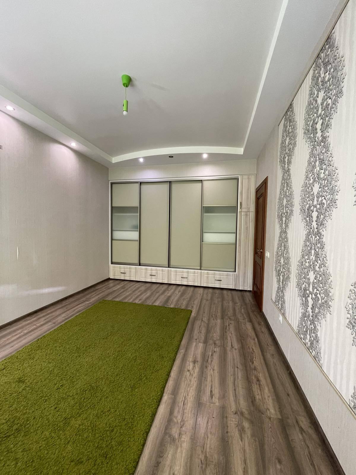 Продажа 3-комнатной квартиры 75 м², Радистов ул., вул.12