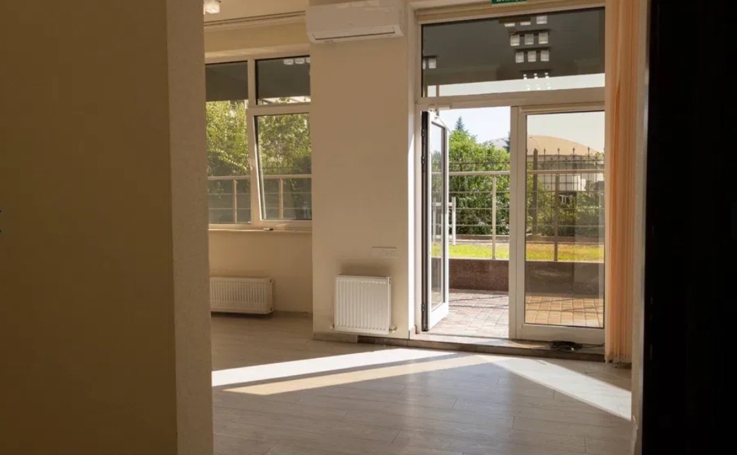 Аренда офиса 37 м², Генуэзская ул.