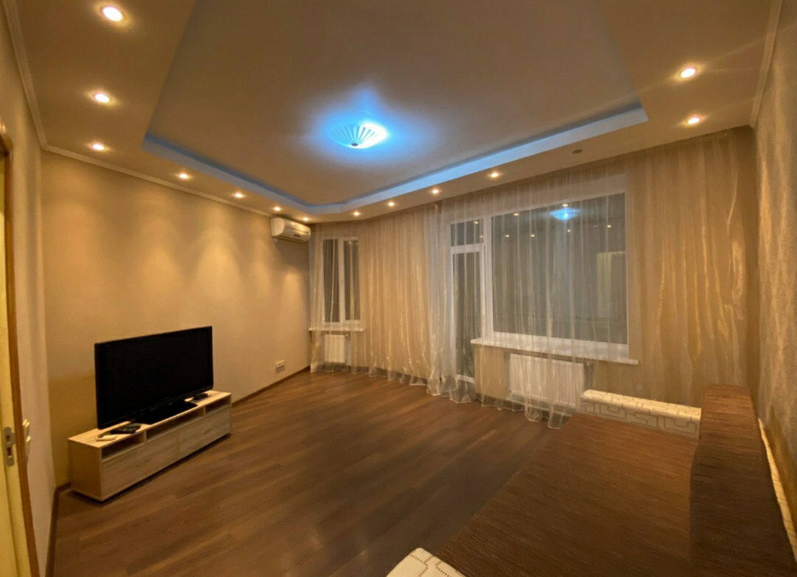 Аренда 2-комнатной квартиры 75 м², Космическая ул., 9а